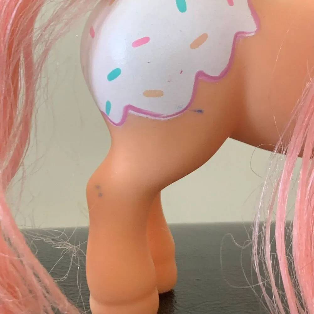 Playmates 2007 Strawberry Shortcake SUGAR SWEET PONIES Apricot’s Pony